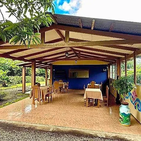 Zompopa Lodge