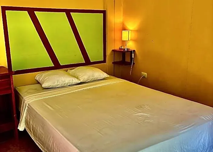 Zompopa Hotel Guayabo (Guanacaste)